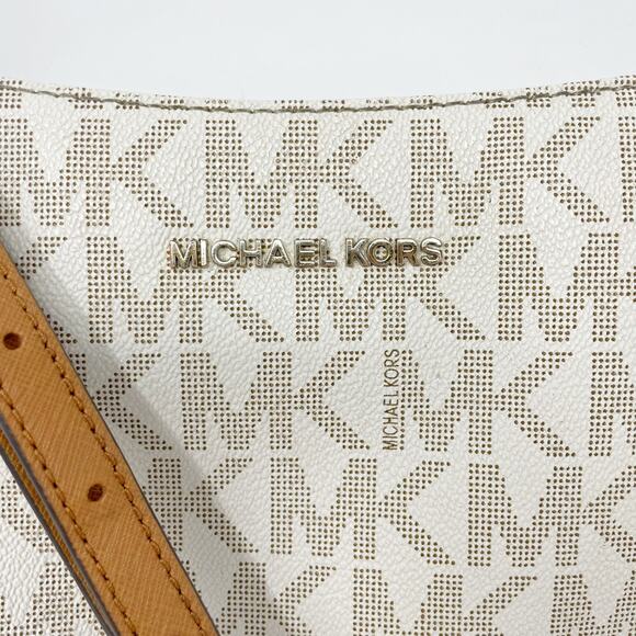Michael Kors Jet Set Travel Crossbody Bag Vanilla *READ* - Picture 2 of 11